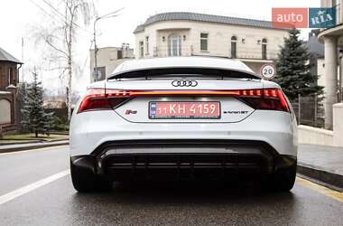 Купе Audi RS e-tron GT 2021 в 