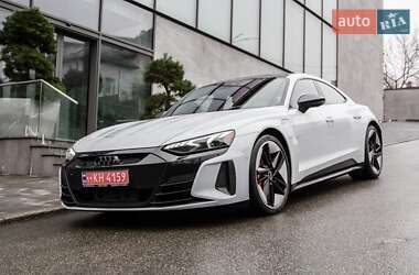 Купе Audi RS e-tron GT 2021 в 