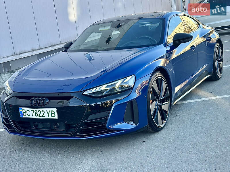 Купе Audi RS e-tron GT 2021 в 