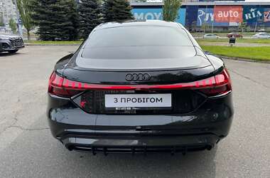 Купе Audi RS e-tron GT 2021 в 