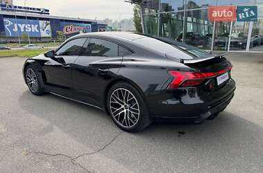 Купе Audi RS e-tron GT 2021 в 