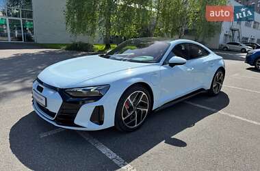 Купе Audi RS e-tron GT 2023 в 