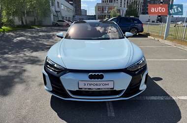 Купе Audi RS e-tron GT 2023 в 