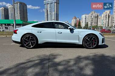 Купе Audi RS e-tron GT 2023 в 