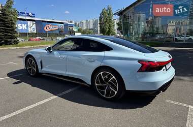 Купе Audi RS e-tron GT 2023 в 