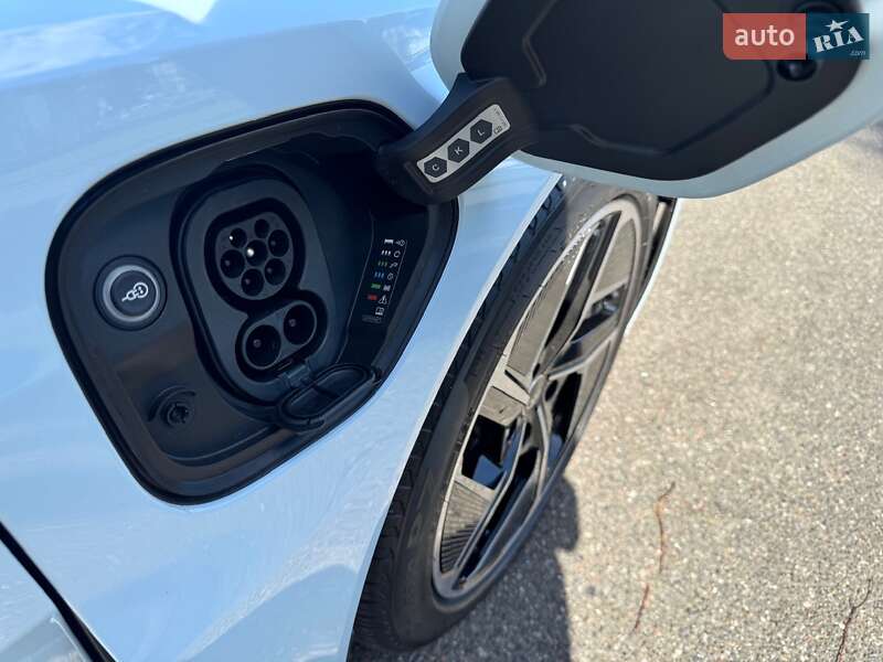 Купе Audi RS e-tron GT 2023 в Києві