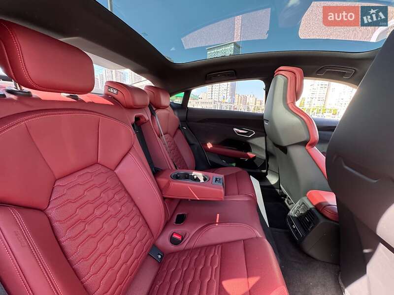 Купе Audi RS e-tron GT 2023 в Києві