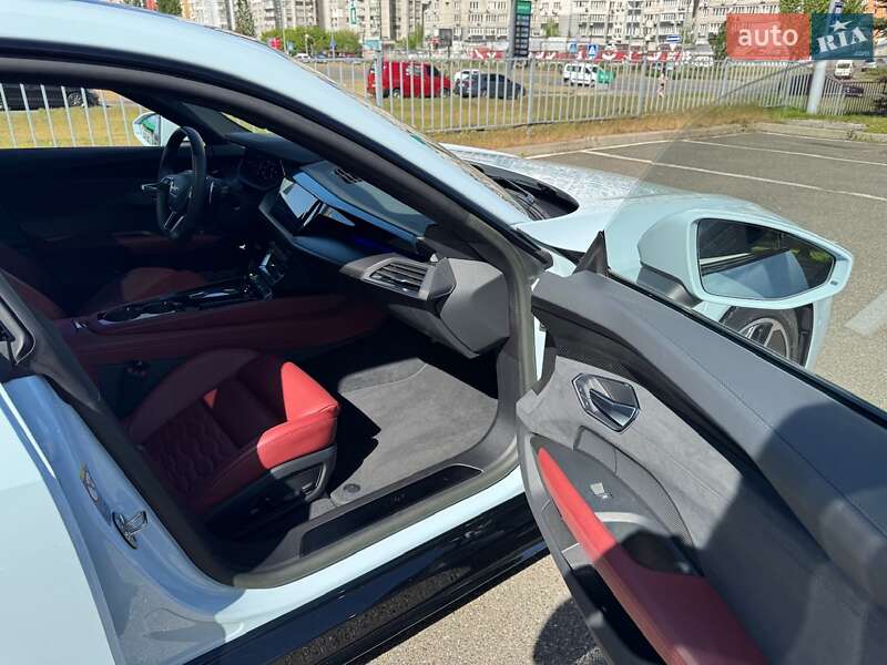 Купе Audi RS e-tron GT 2023 в Києві