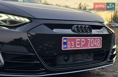 Купе Audi RS e-tron GT 2021 в 