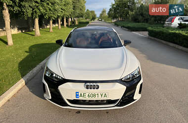 Купе Audi RS e-tron GT 2022 в 