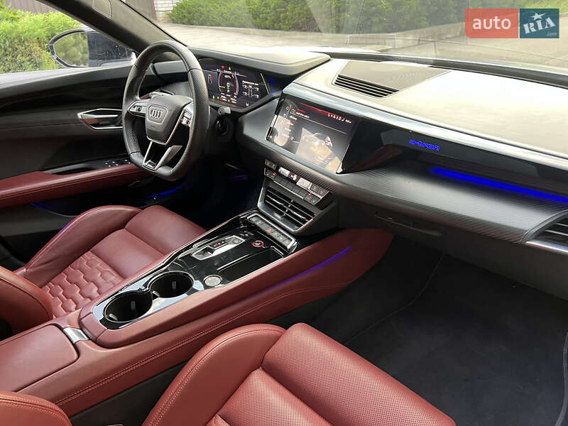 Купе Audi RS e-tron GT 2022 в Дніпрі