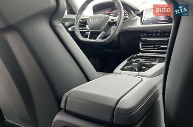 Купе Audi RS e-tron GT 2021 в 