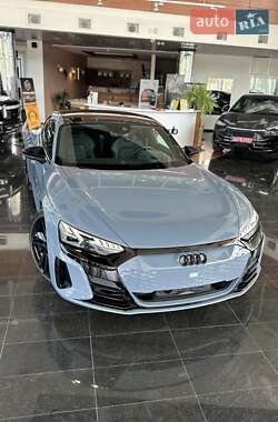 Купе Audi RS e-tron GT 2023 в 