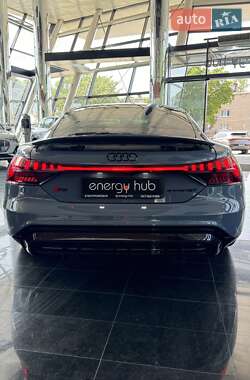 Купе Audi RS e-tron GT 2023 в 