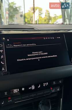 Купе Audi RS e-tron GT 2023 в 