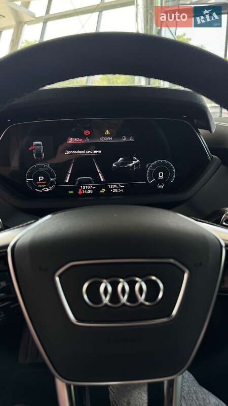 Купе Audi RS e-tron GT 2023 в Дніпрі
