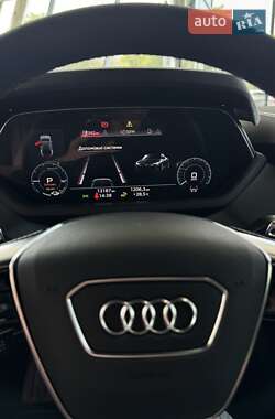 Купе Audi RS e-tron GT 2023 в 