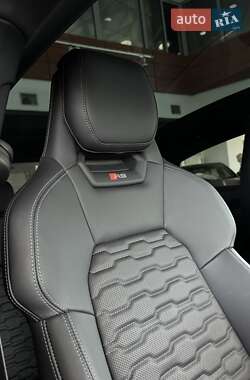 Купе Audi RS e-tron GT 2023 в 