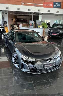 Купе Audi RS e-tron GT 2023 в 