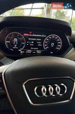 Купе Audi RS e-tron GT 2023 в 