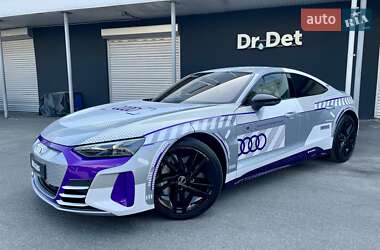 Купе Audi RS e-tron GT 2024 в 