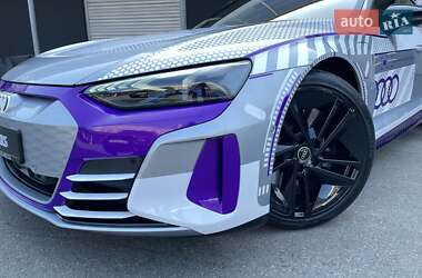 Купе Audi RS e-tron GT 2024 в 