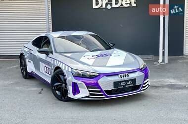 Купе Audi RS e-tron GT 2024 в 