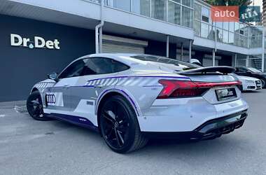 Купе Audi RS e-tron GT 2024 в 