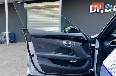 Купе Audi RS e-tron GT 2024 в 