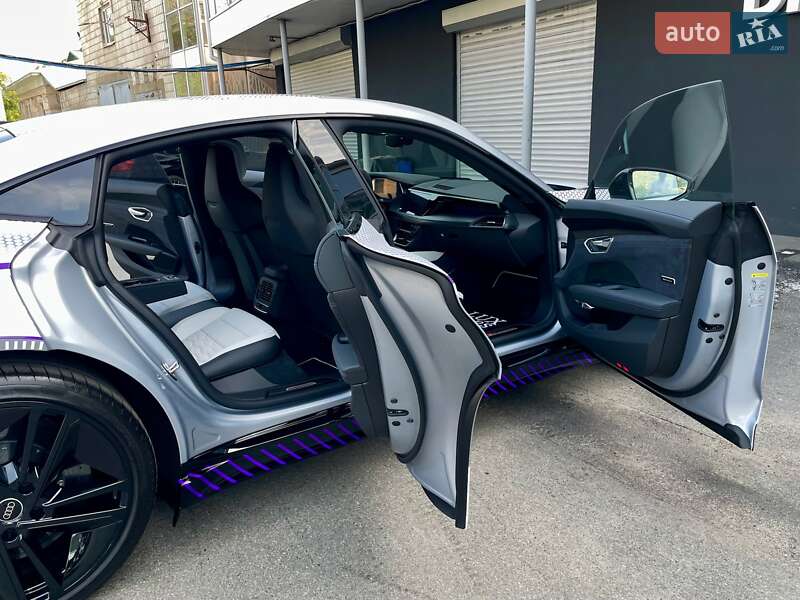 Купе Audi RS e-tron GT 2024 в Києві