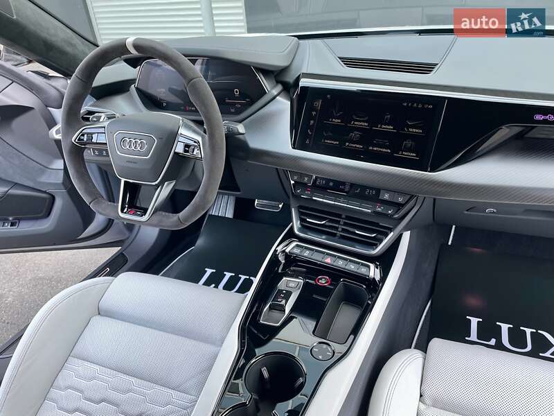 Купе Audi RS e-tron GT 2024 в Києві