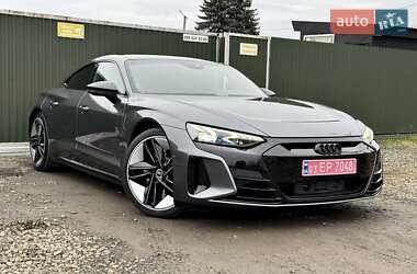Купе Audi RS e-tron GT 2021 в 