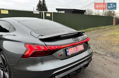 Купе Audi RS e-tron GT 2021 в 