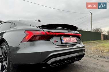 Купе Audi RS e-tron GT 2021 в 