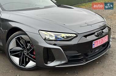 Купе Audi RS e-tron GT 2021 в 