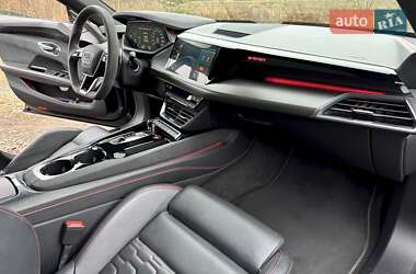 Купе Audi RS e-tron GT 2021 в 