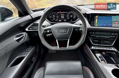 Купе Audi RS e-tron GT 2021 в 