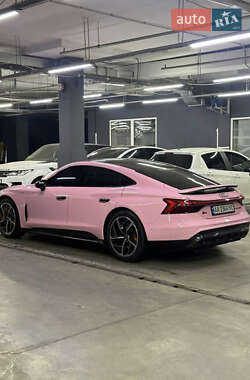 Купе Audi RS e-tron GT 2022 в 