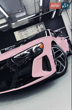 Купе Audi RS e-tron GT 2022 в 