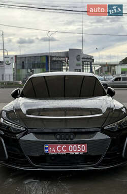 Купе Audi RS e-tron GT 2022 в 