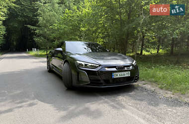 Купе Audi RS e-tron GT 2021 в 