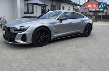 Купе Audi RS e-tron GT 2023 в 