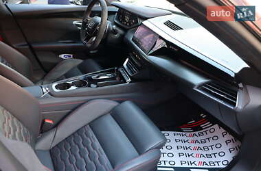 Купе Audi RS e-tron GT 2022 в 