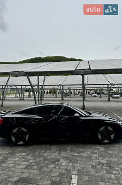 Купе Audi RS e-tron GT 2021 в 