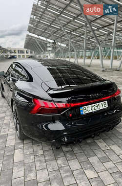 Купе Audi RS e-tron GT 2021 в 