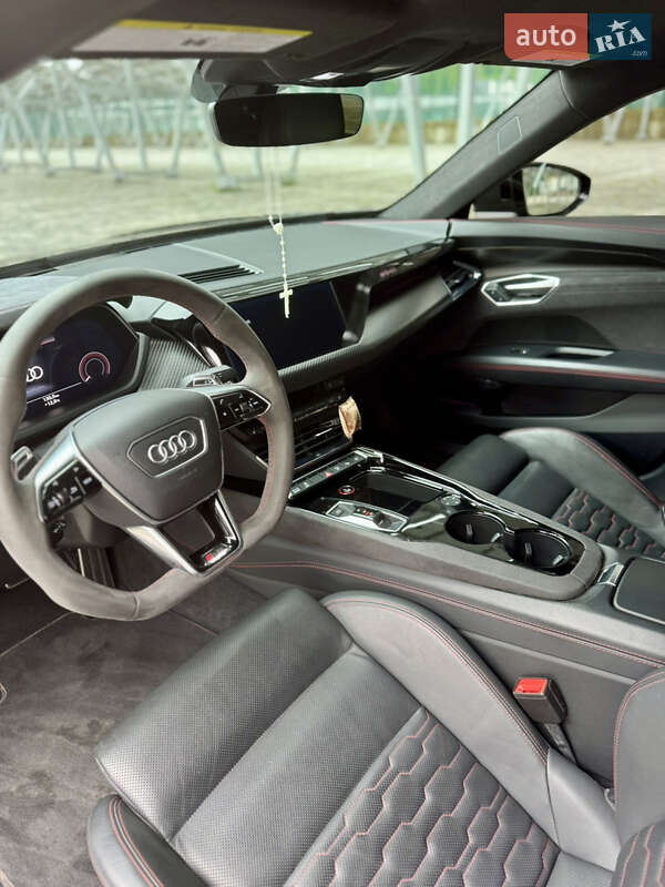 Купе Audi RS e-tron GT 2021 в Львові