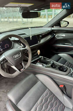 Купе Audi RS e-tron GT 2021 в 