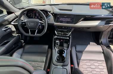 Купе Audi RS e-tron GT 2022 в 