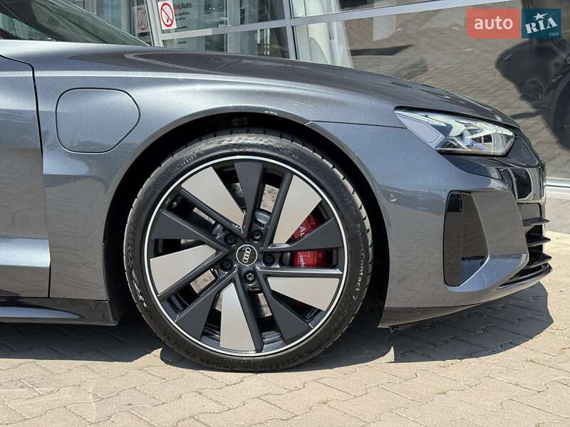 Купе Audi RS e-tron GT 2022 в Черновцах