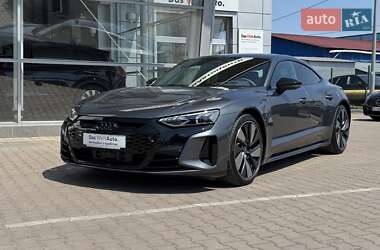 Купе Audi RS e-tron GT 2022 в 